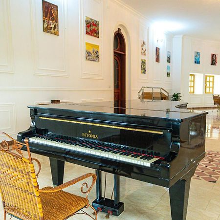 Chabiant Guesthouse Chateau Monolit Ikinci Yeniyol Exterior foto
