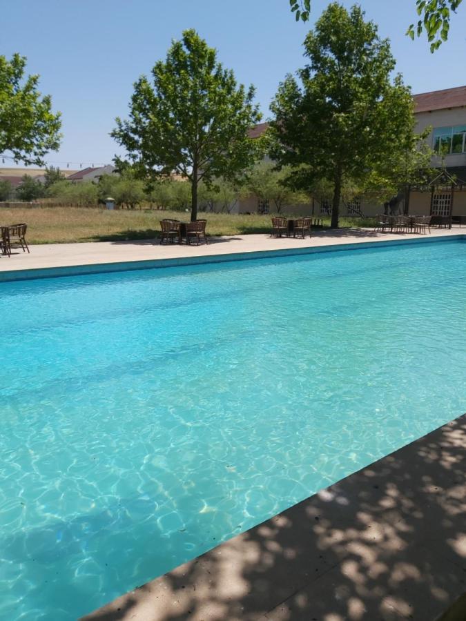Chabiant Guesthouse Chateau Monolit Ikinci Yeniyol Exterior foto